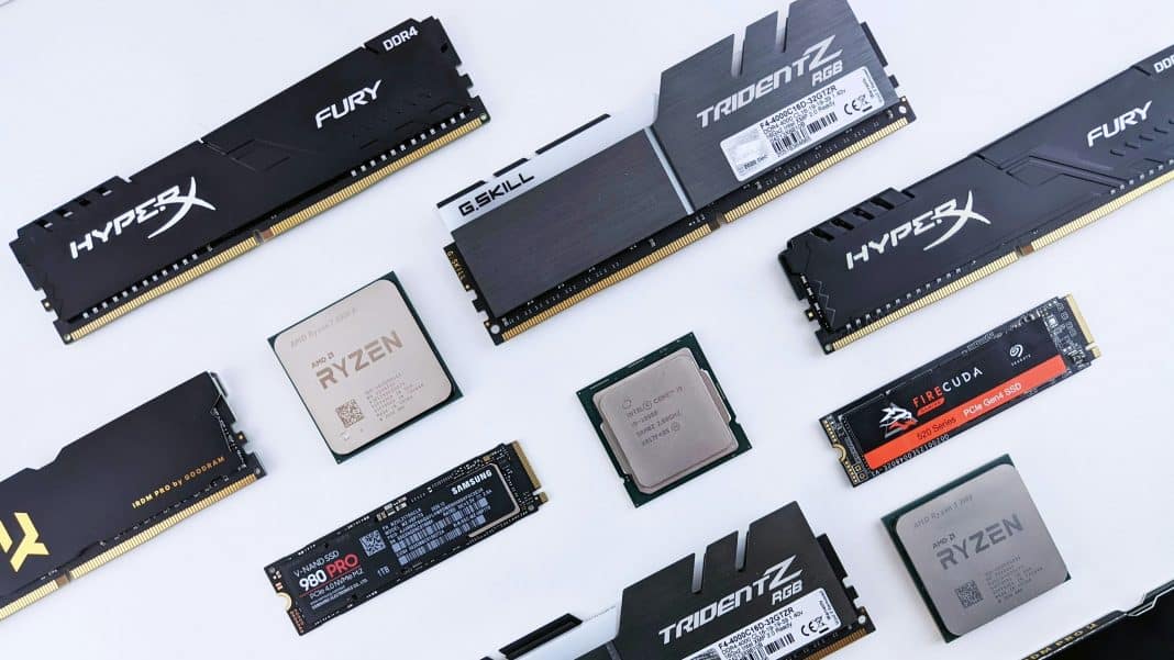 Intel și AMD majorează prețurile procesoarelor pe fondul problemelor de aprovizionare