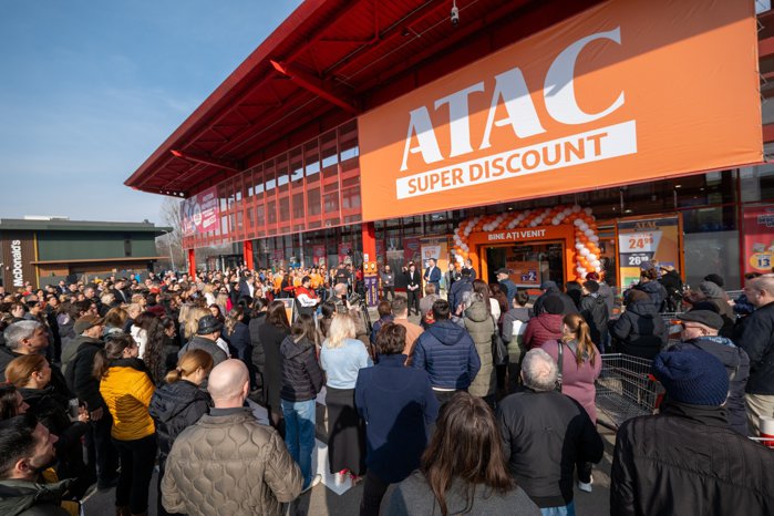 Într-o eră în care preţul dictează comportamentul de consum, Auchan aduce formatul de hiperdiscount inclusiv în zona magazinelor mici: Brandul ATAC e pus pe un supermarket din Capitală
