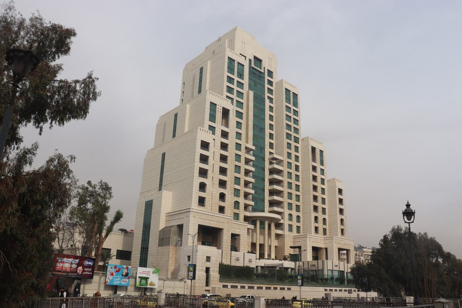 Iranul lansează un avertisment către hotelurile din regiune: Orice unitate care găzduiește personal american e considerată o țintă legitimă