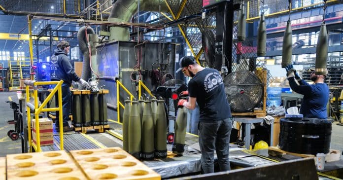 Italia vrea să accelereze producția în industria de apărare
