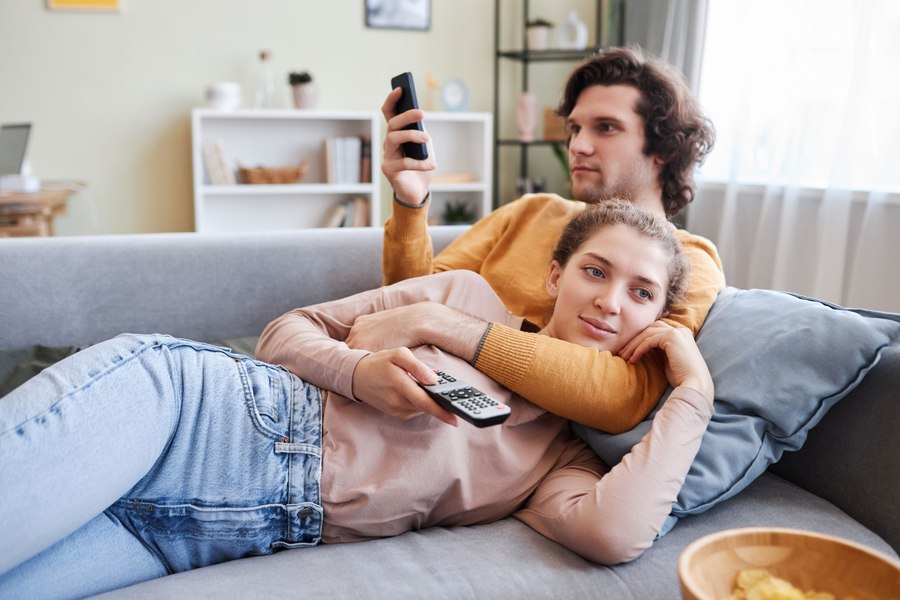 Îți verifici telefonul de zeci de ori pe zi? Ce efect are asupra creierului și cum poți scăpa de acest obicei