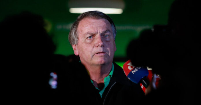 Jair Bolsonaro a primit dreptul să își execute temporar pedeapsa cu închisoarea la domiciliu din motive ‘umanitare’