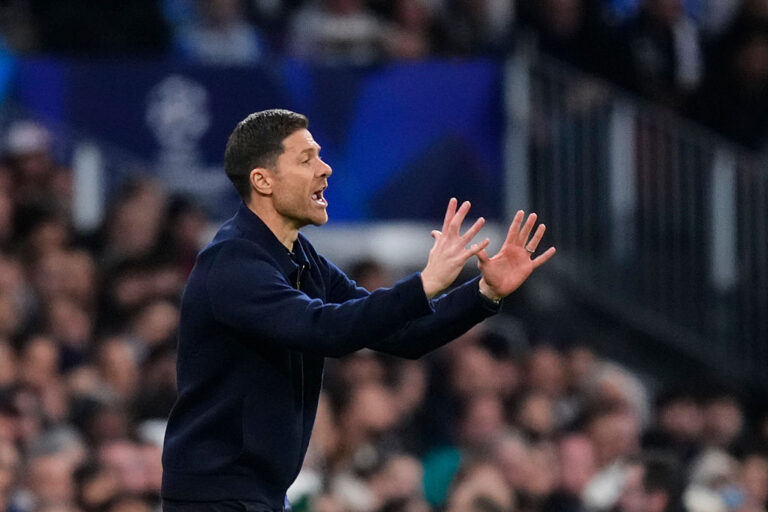 Liverpool mizează pe Xabi Alonso pentru a readuce echipa în lupta pentru trofee