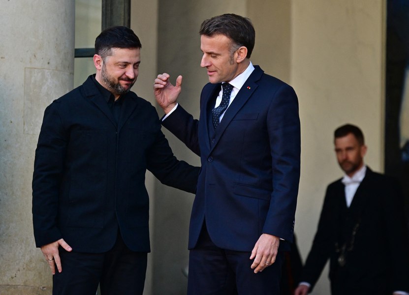 Macron îi promite lui Zelenski că războiul din Orientul Mijlociu nu-i va oferi un „răgaz” Rusiei