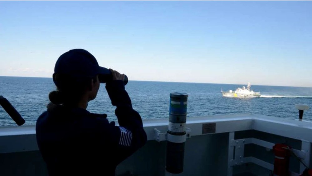 Marinari români, blocați în apropierea Strâmtorii Ormuz. MAE: „Din păcate, unii dintre ei sunt obișnuiți cu existența unor riscuri în regiune”