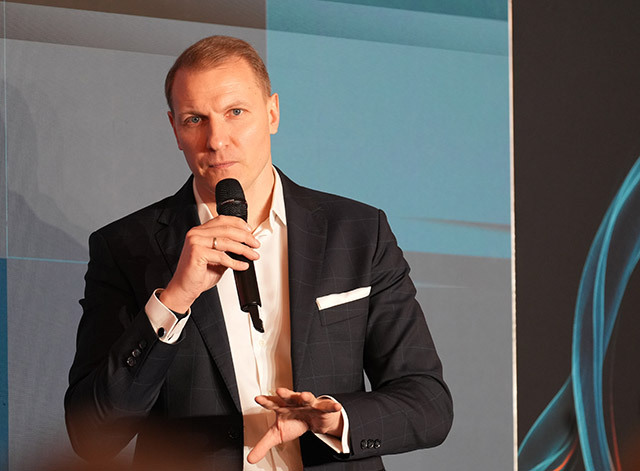 Mateusz Majewski, vicepreşedinte, UiPath: „Europa de Est e pe flancul ameninţărilor cibernetice - nu poţi deschide compania către AI fără restricţii. Agenţii noştri primesc reguli şi un perimetru de operare, ca un angajat nou“