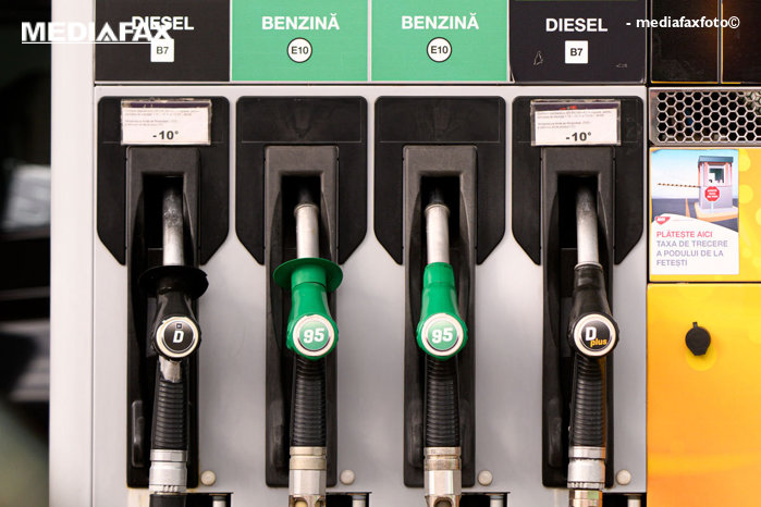 Mediul de afaceri, importatorii de produse petroliere şi experţii în energie critică limitarea adaosului comercial la carburanţi: „Există un risc real de apariţie a unor disfuncţionalităţi majore în aprovizionare, care ar putea conduce la penurie de motorină şi benzină în lunile următoare“