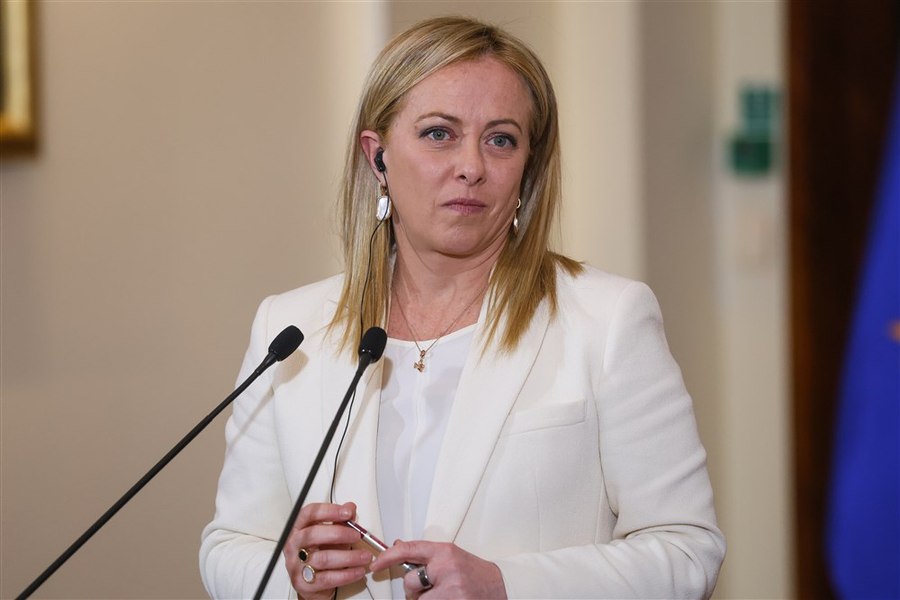 Meloni critică Europa: „Eram mulţumiţi în lumea noastră poleită, dependenţi militar de SUA, energetic de Rusia şi de materiile prime de China”