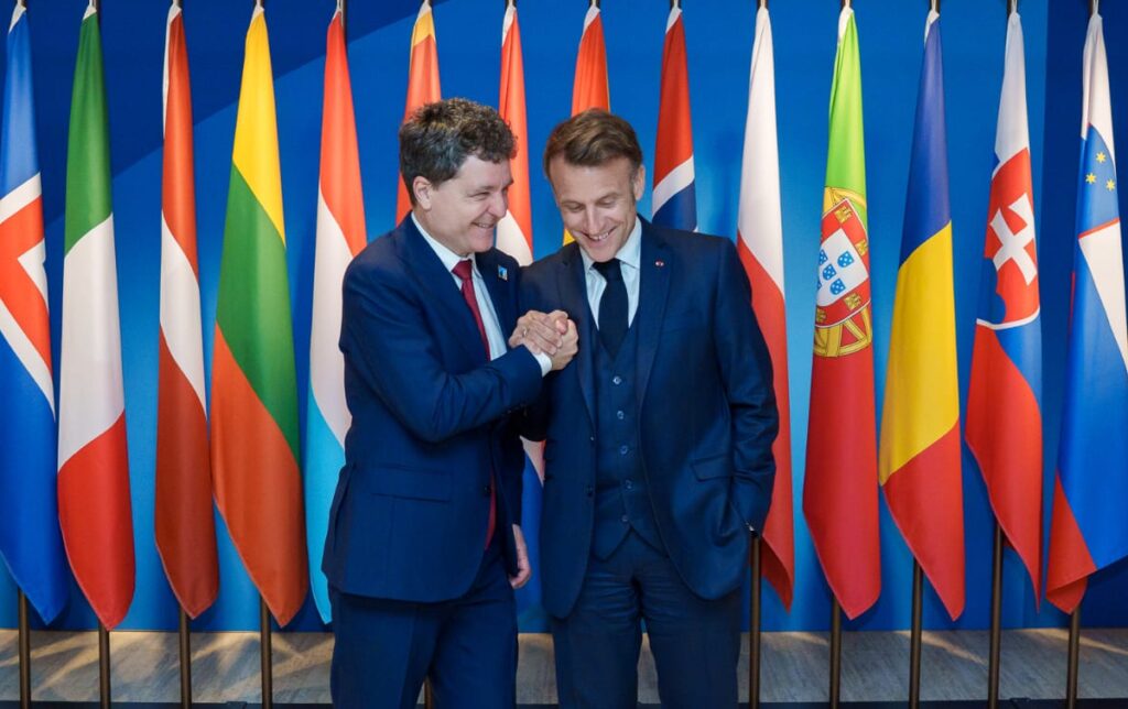 Ministra Țoiu susține că Franța ar fi invitat România să facă parte din grupul de țări care găzduiesc elemente ale ”scutului nuclear”, deși țara noastră nu face parte din grupul anunțat public de președintele Macron