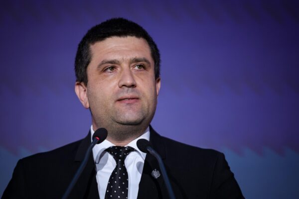 Ministrul Apărării: Ceea ce se supune la vot e o sporire a capacității de apărare a României pentru a deveni mai puternici, pentru a descuraja mai mult,