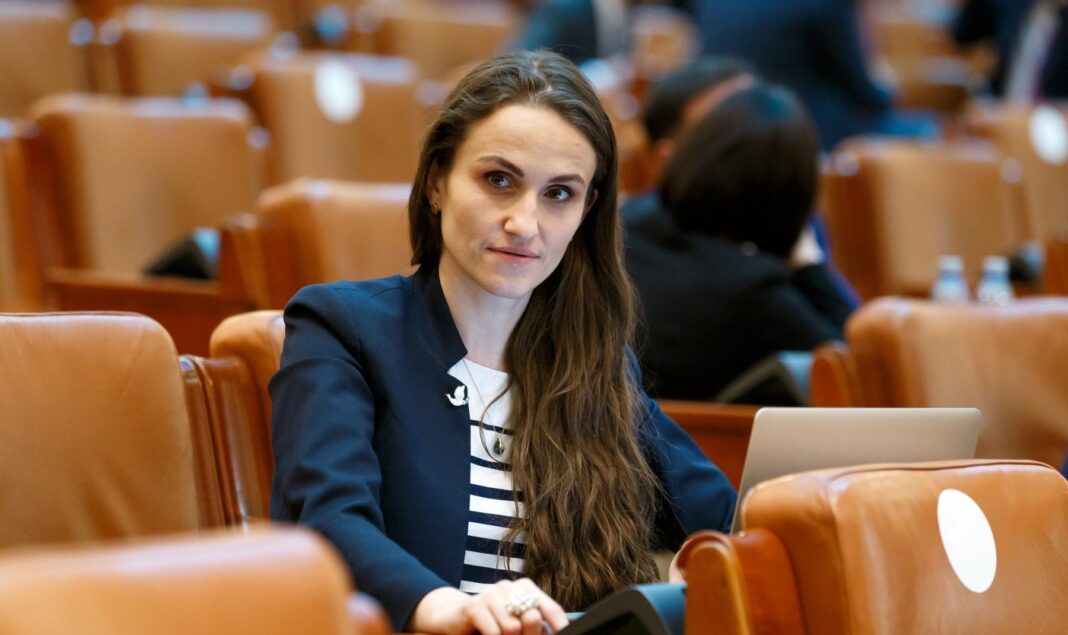 Ministrul de externe, despre cazul Irinei Ponta: A existat o comunicare paralelă cu canalele oficiale / Asta a dus la venirea unui minor în spaţiu consular în afara programărilor / Ce a susține că i-a spus Oana Țoiu consulului din Dubai 