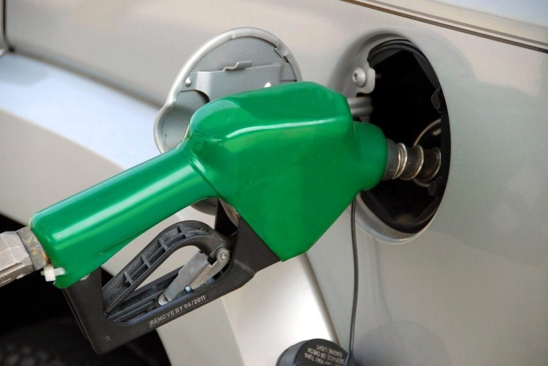 Ministrul Energiei spune că s-ar putea reduce accizele la carburanți / „Lucrăm la mai multe scenarii, inclusiv acesta” / ”Sunt stocuri pentru cel puțin 5 luni”