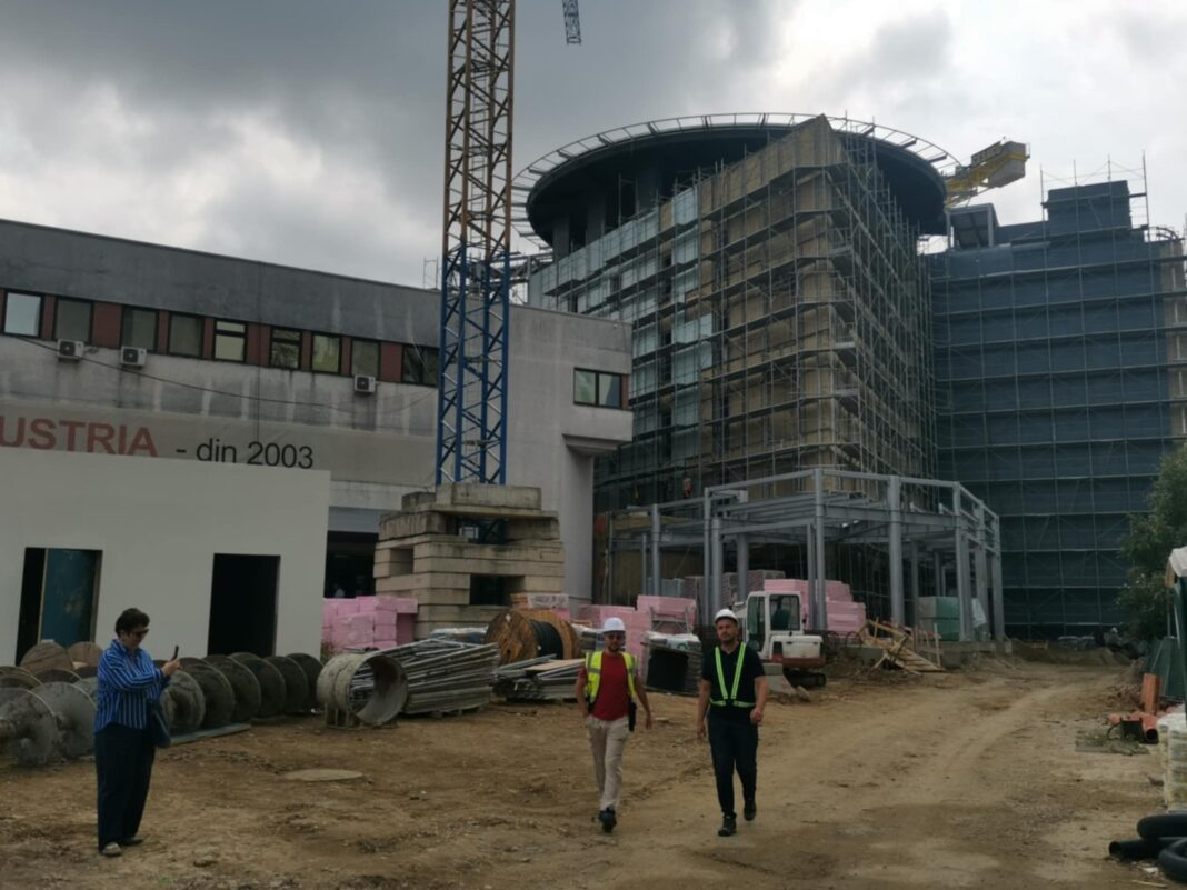 Ministrul Sănătăţii afirmă că centrele de arşi de la Timişoara şi Târgu Mureş vor fi date în folosinţă la vară