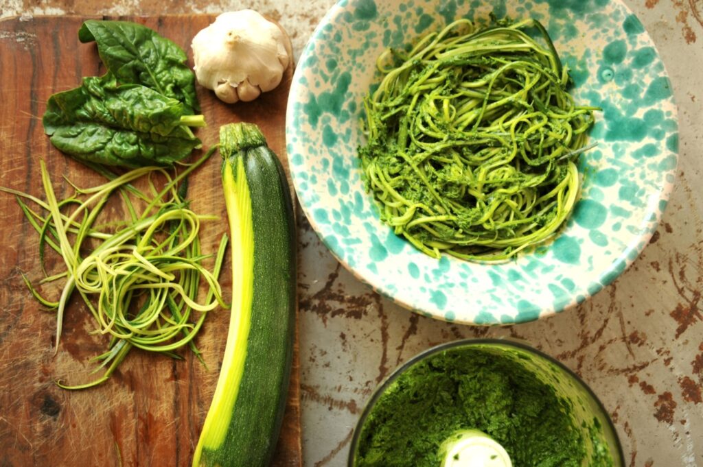 Motivul pentru care castravetele și dovlecelul sunt recomandate persoanelor care suferă de diabet / Explicația unui medic specialist