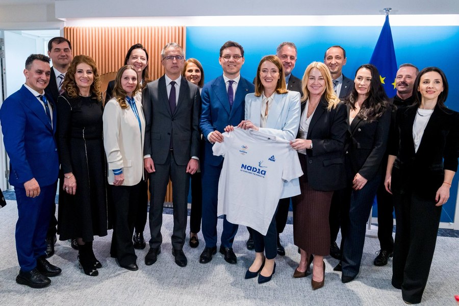 Nadia Comăneci, omagiată în Parlamentul European, la 50 de ani de la performanța istorică de la Montreal 1976: „Sportul are puterea să schimbe lumea”