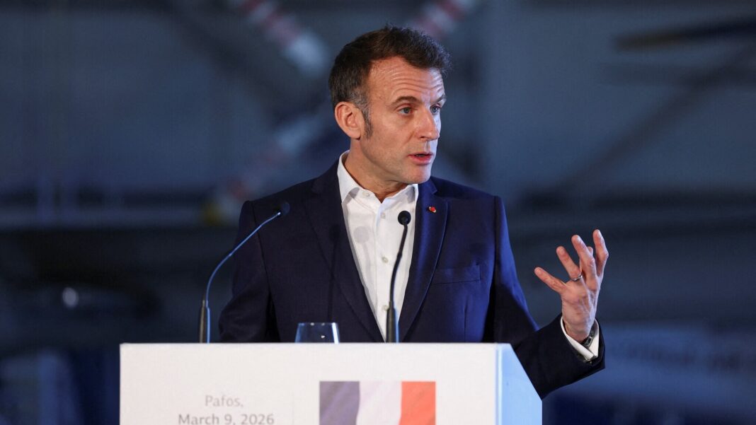 NEWS.ro: Aflat în vizită în Cipru, Emmanuel Macron anunţă că Franţa va avea o mobilizare „fără precedent” ca urmare a situaţiei din Orientul Mijlociu: Trimite aproape o duzină de nave de război, în timp ce ia în considerare o misiune în strâmtoarea Ormuz