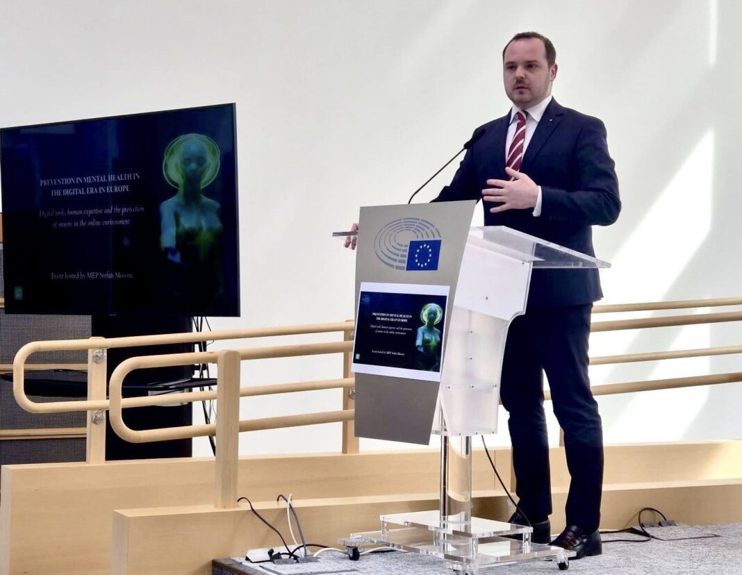 NEWS.ro: Alexandru Rogobete: Expunerea constantă la conţinut online, presiunea socială şi lipsa unor mecanisme eficiente de protecţie generează efecte reale – anxietate, depresie, izolare / Inacţiunea înseamnă costuri directe asupra sănătăţii unei generaţii