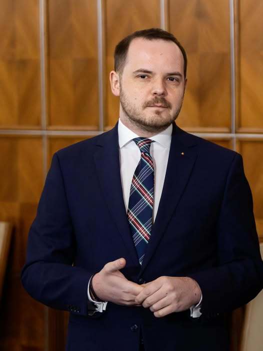 NEWS.ro: Alexandru Rogobete: În câteva luni va fi disponibilă noua platformă digitală din domeniul sănătăţii care va conecta atât furnzorii cât şi pacienţii, pacientul îşi va putea vedea, într-un final apoteotic, după 36 de ani, dosarul electronic