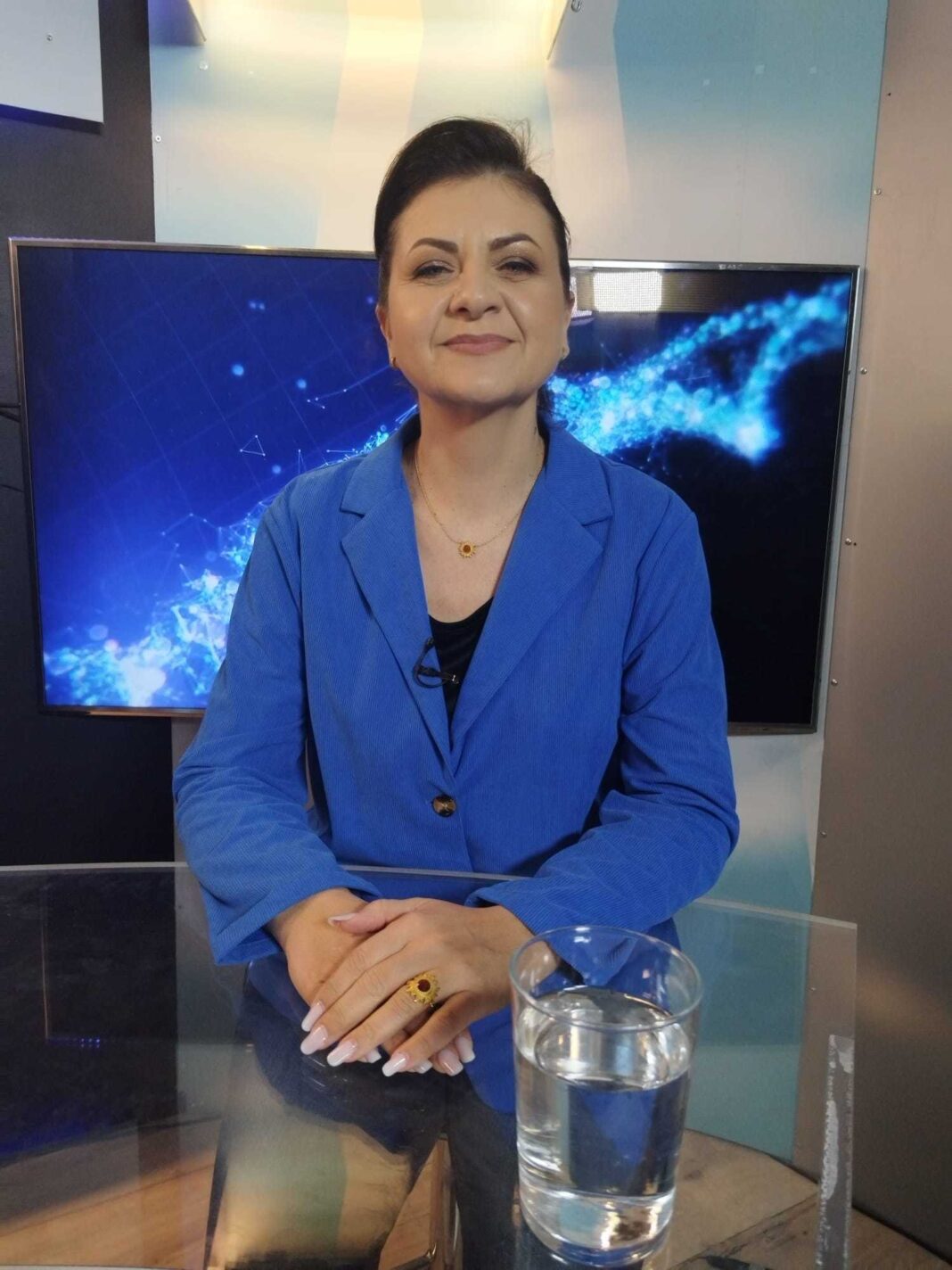 NEWS.ro: Alina Robu, terapeut neurofeedback: E plin în cabinetele noastre de părinţi disperaţi care nu ştiu cum să mai gestioneze situaţia. Pentru că dacă iau copilului telefonul înnebuneşte/ Sunt dependenţe tehnologice reale, nu mai e o poveste