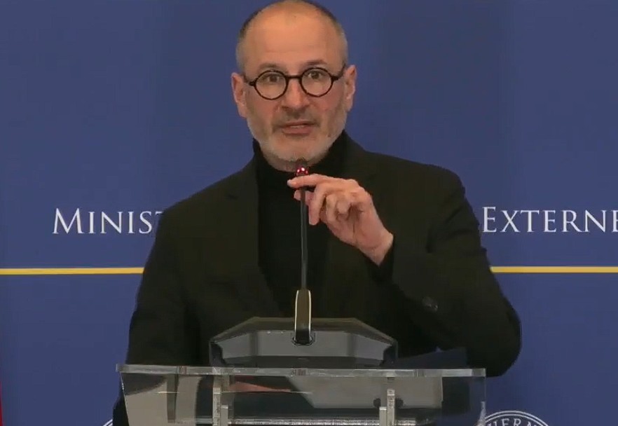 NEWS.ro: Andrei Ţărnea (MAE): Circa 3.000 de cetăţeni solicită ajutor pentru repatriere şi avem în atenţie circa 16.000 de cetăţeni, în regiune / Ne asigurăm că pentru cetăţenii care rămân fără cazare să avem sprijinul autorităţilor ţărilor gazdă