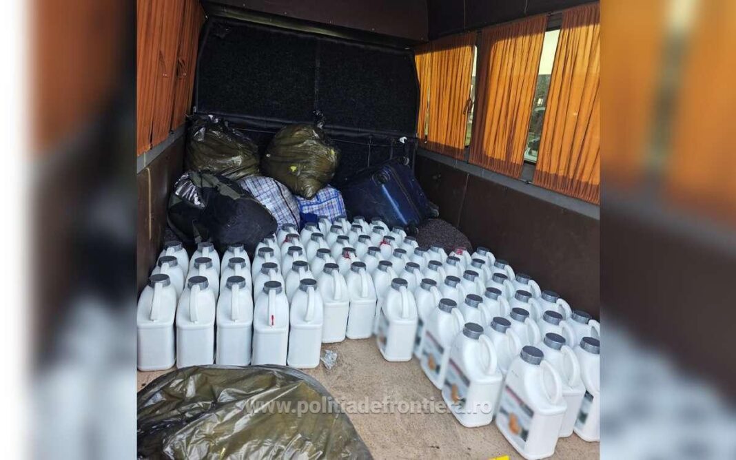 NEWS.ro: Aproape o tonă de insecticid fără acte, de provenineţă ucraineană, confiscată la Satu Mare/ Patru persoane sunt cercetate penal  - FOTO
