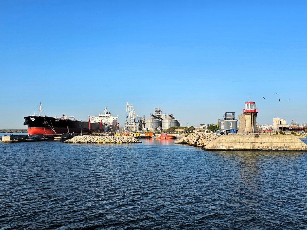 NEWS.ro: Au început lucrările pentru asigurarea condiţiilor electrice de racordare la cheu a navelor în Portul Constanţa / Valoarea proiectului depăşeşte 86 de milioane de lei, fără TVA