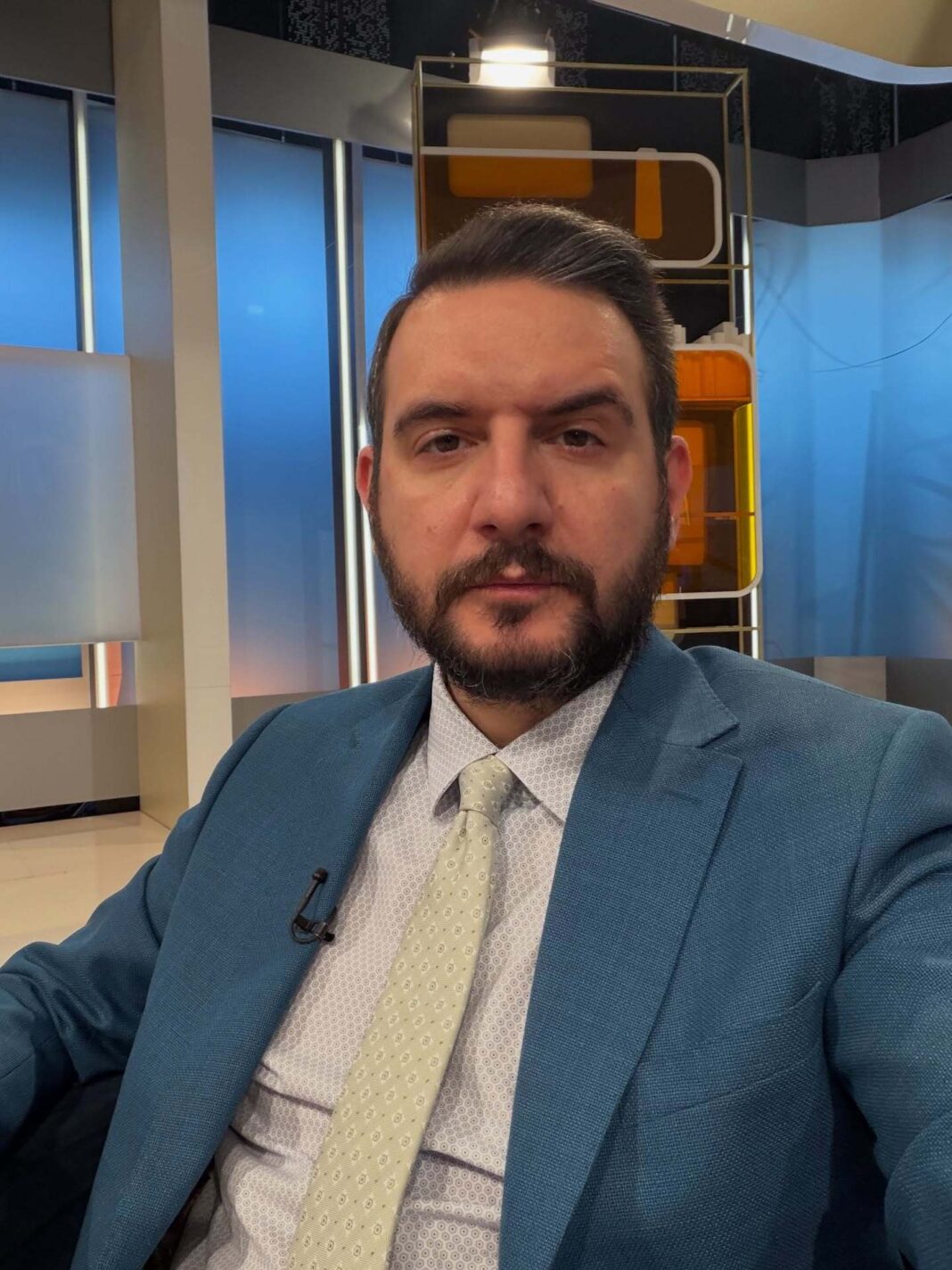 NEWS.ro: Avocatul Adrian Cuculis a depus denunţ la DNA în legătură cu modul în care ministrul de Externe Oana Ţoiu a manageriat repatrierea românilor aflaţi in Dubai, cu accent pe cazul fiicei lui Ponta / Avocatul cere ridicarea imunităţii parlamentare a lui Ţoiu