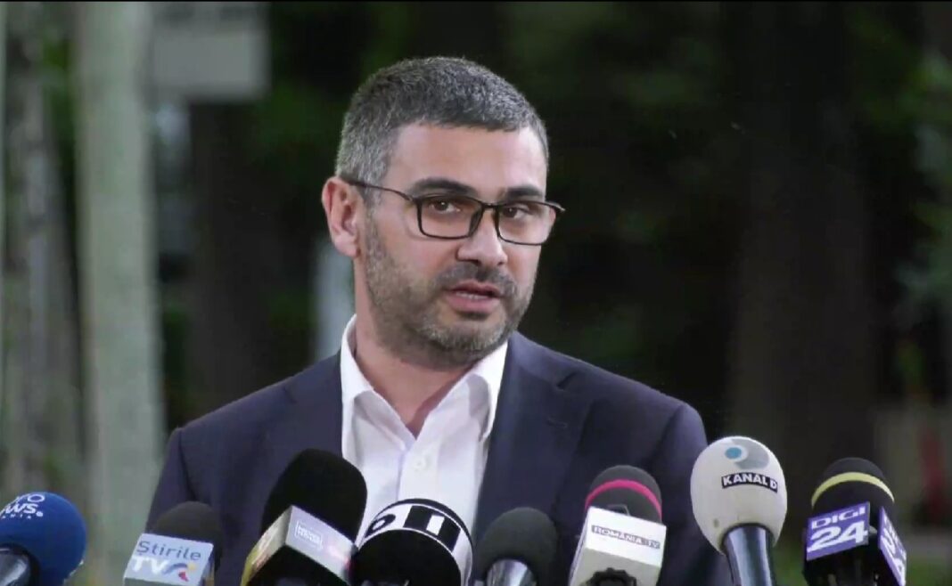 NEWS.ro: Blocaj în dezbaterea bugetului - Ministrul Muncii: S-a ajuns aici din încăpăţânare. UDMR a căutat consens în toată această zi / Cred că, după ziua de azi, ideea coaliţiei nu e neapărat moartă, dar semne mari de întrebare cu siguranţă s-au ridicat