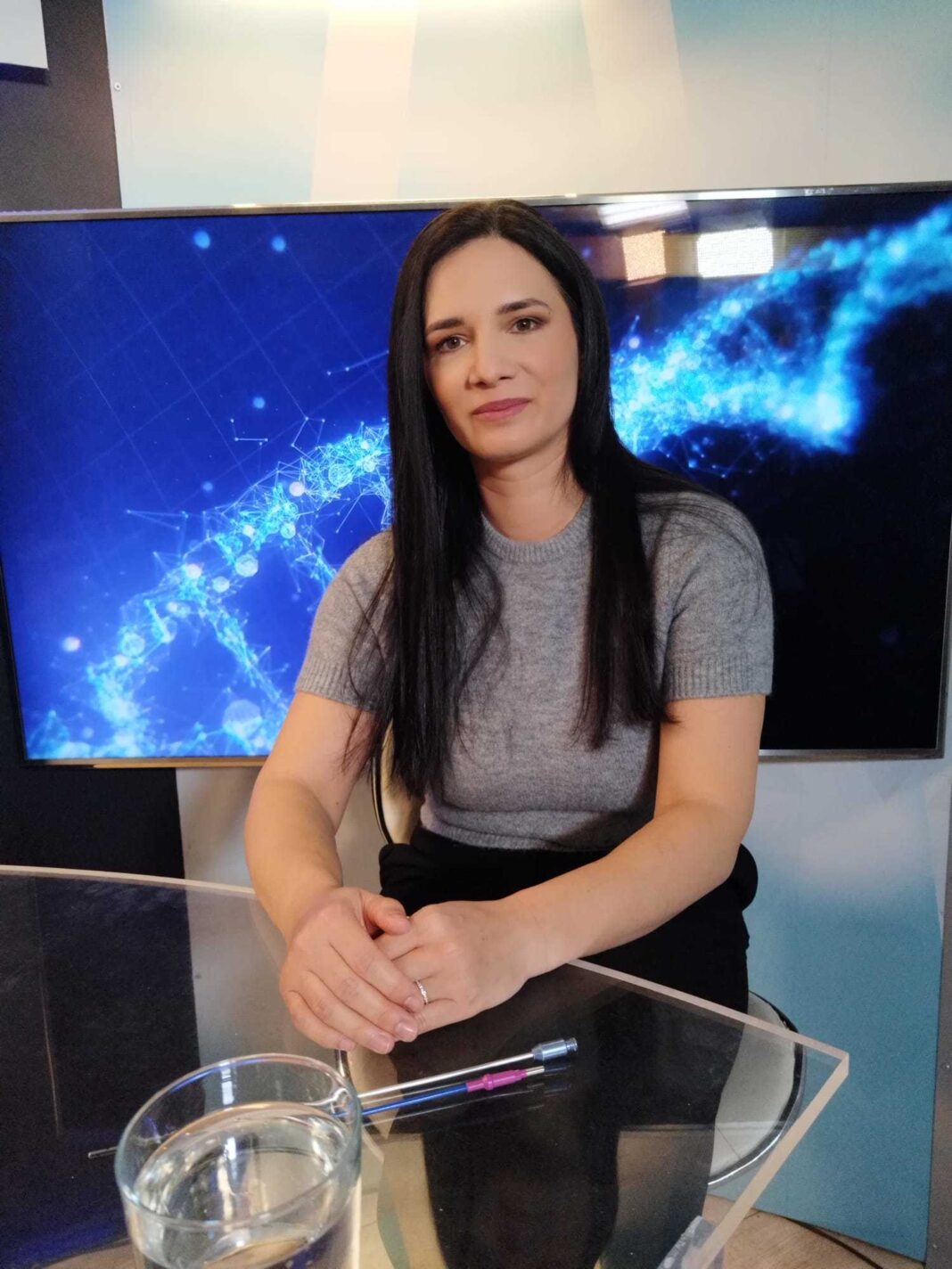 NEWS.ro: Chirurgul plastician Siramona Toma: Lipoaspiraţia 360 este o procedură chirurgicală care presupune reconturarea întregului abdomen şi a zonei spatelui