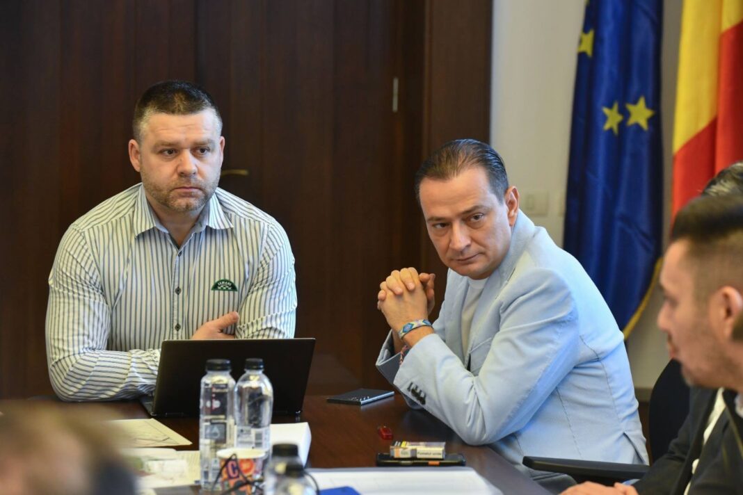 NEWS.ro: Ciprian Ciucu s-a întâlnit cu Daniel Băluţă: Este de datoria mea să stau de vorbă şi să-i ajut pe toţi primarii de sector, indiferent de simpatii şi antipatii personale. Încerc să aduc niţică normalitate în guvernanţa Bucureştiului