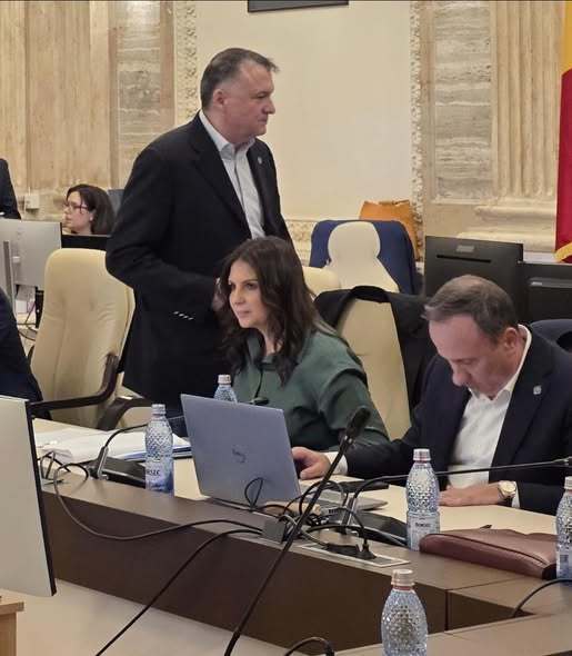 NEWS.ro: Comisiile reunite de buget-finanţe au reluat dezbaterile pe proiectul bugetului de stat pe 2026 / A fost aprobat amendamentul PSD ce cuprinde pachetul de solidaritate, în valoare de 1,1 miliarde de lei, după acordul din coaliţie