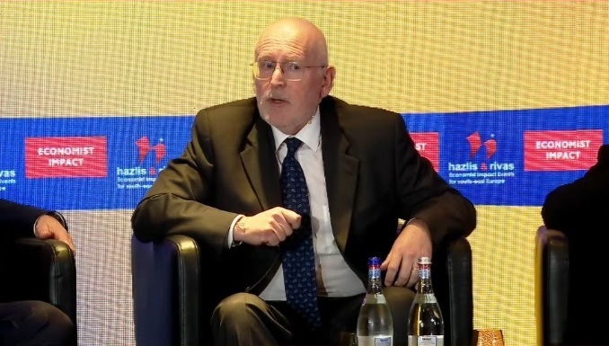 NEWS.ro: Conferinţa The Economist - Frans Timmermans: Noi, europenii, trebuie să creăm propria noastră suveranitate energetică/ Asta nu înseamnă că trebuie să producem noi toată energia/ Trebuie să diversificăm resursele