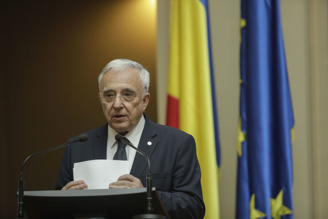 NEWS.ro: Conferinţa The Economist – Mugur Isărescu: Joncţiunea între politicile monetare şi fiscale necesită un act de echilibru delicat pentru a păstra disciplina fiscală / Ne aflăm în timpuri provocatoare pentru toate economiile şi pentru toate sectoarele