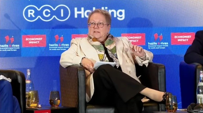 NEWS.ro: Conferinţa The Economist - Tarja Jaakkola (NATO): Sprijinim ţările pentru a-şi dezvolta capabilităţii militare şi evaluăm riscurile prezente în lanţurile de furnizare/ Lucrăm la principiul standardizării