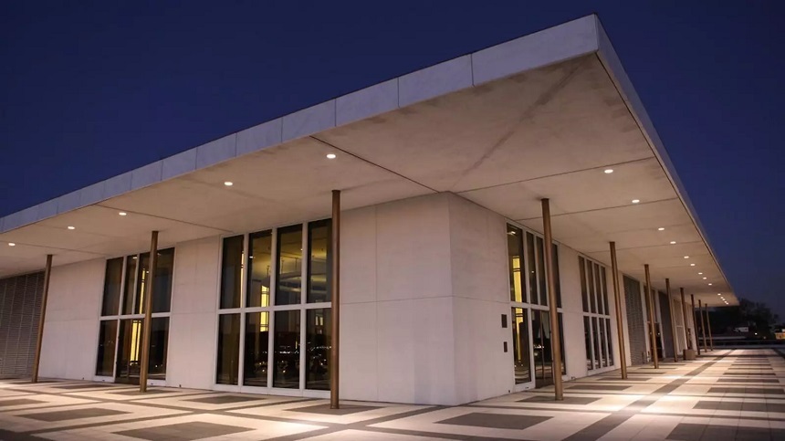 NEWS.ro: Consiliul de administraţie a votat pentru renovarea „Centrului Trump Kennedy”