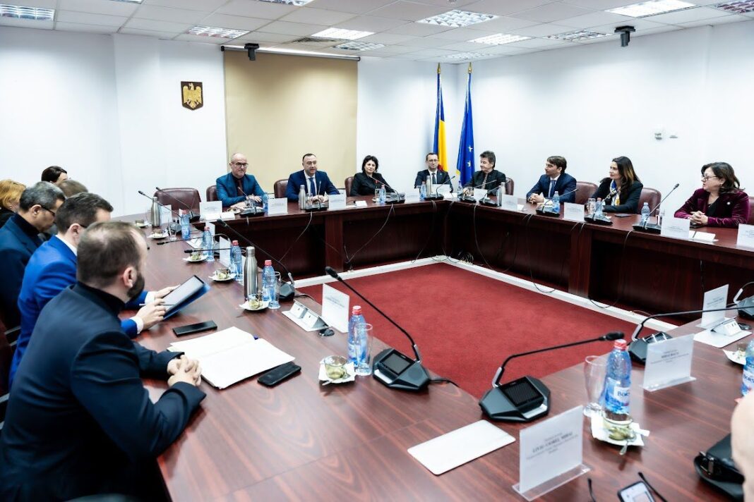 NEWS.ro: CSM a prezentat, într-o întâlnire cu UNBR, propunerea de normare a activităţii instanţelor/ UNBR a arătat că este probabil ca măsura normării să prelungească durata unor proceduri judiciare