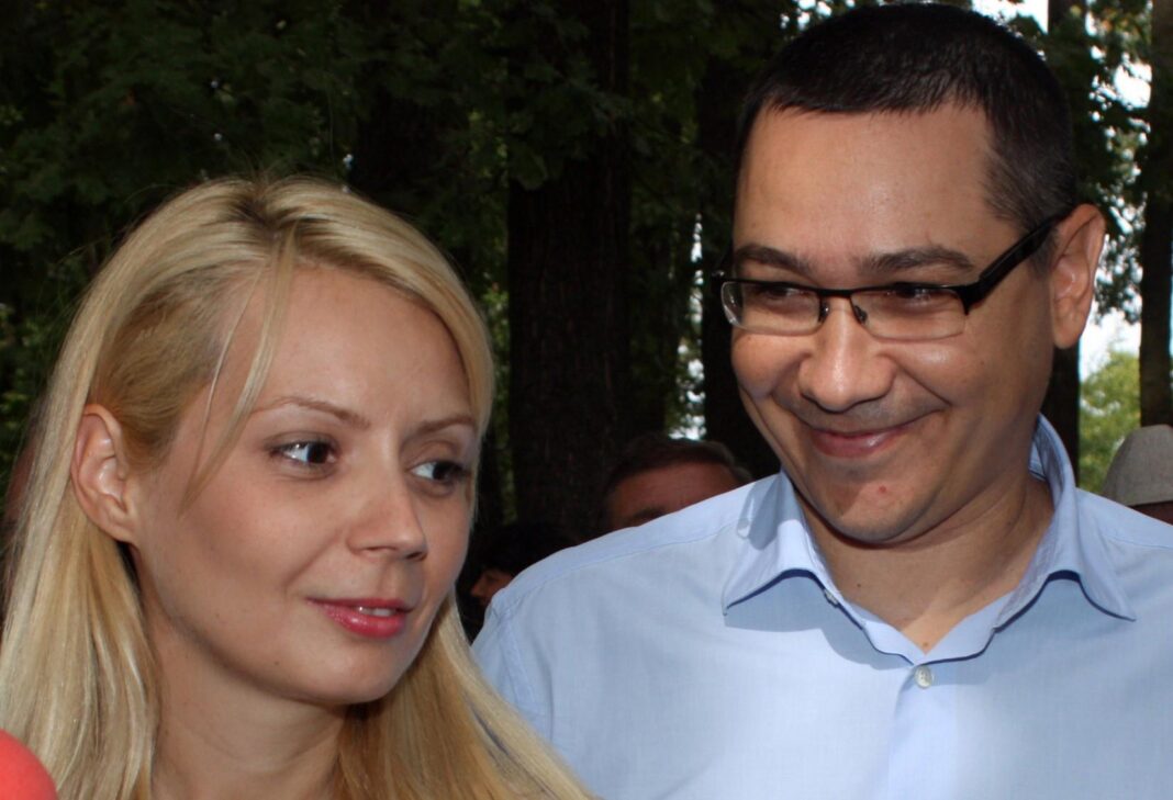 NEWS.ro: Daciana Sârbu, după ce Ponta a acuzat că fiica lor nu a putut pleca din Oman pentru că ministrul Ţoiu a cerut să nu fie lăsată să urce:  A sunat si a spus ca nu “dă “ bine să fie copilul în avion şi lucrurile nu pot rămâne aşa