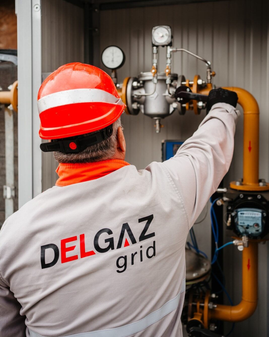 NEWS.ro: Delgaz Grid anunţă că peste 23 de milioane de kWh au fost sustraşi anul trecut din reţeaua companiei. Cantitatea echivalează cu consumul anual de gaze naturale a trei mari spitale plus energia consumată de cinci spitale pe an
