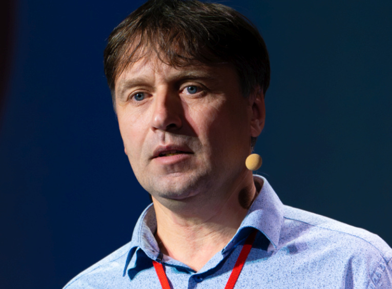 NEWS.ro: Directorul de şcoală „ideal” vs. realitatea din teren: propunerile CEMS  referitoare la profilul profesional al managerului şcolar pus în consultare publică