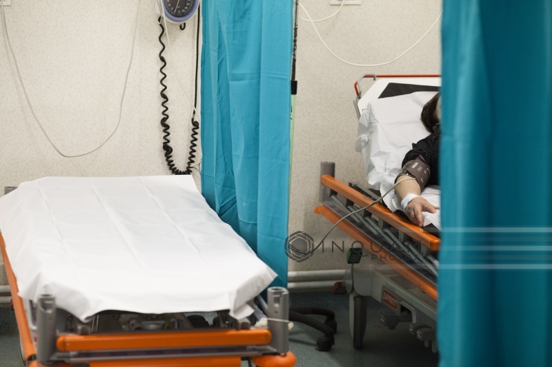 NEWS.ro: Doi muncitori au suferit arsuri grave pe şantierul noului cimitir din Buzău, după ce au atins cabluri electrice