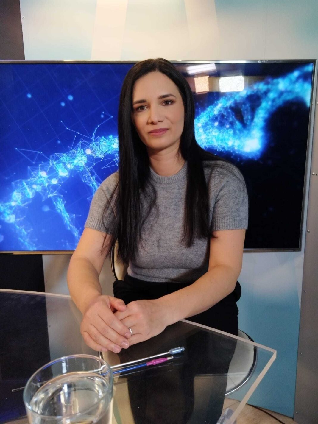 NEWS.ro: Dr. Siramona Toma: Cele mai frecvente intervenţii estetice la persoanele care slăbesc au loc în zona feţei şi a abdomenului