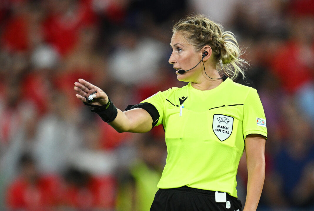 NEWS.ro: Fotbal feminin: Alina Peşu, la centru în meciul Arsenal – Chelsea din sferturile de finală UEFA Women’s Champions League