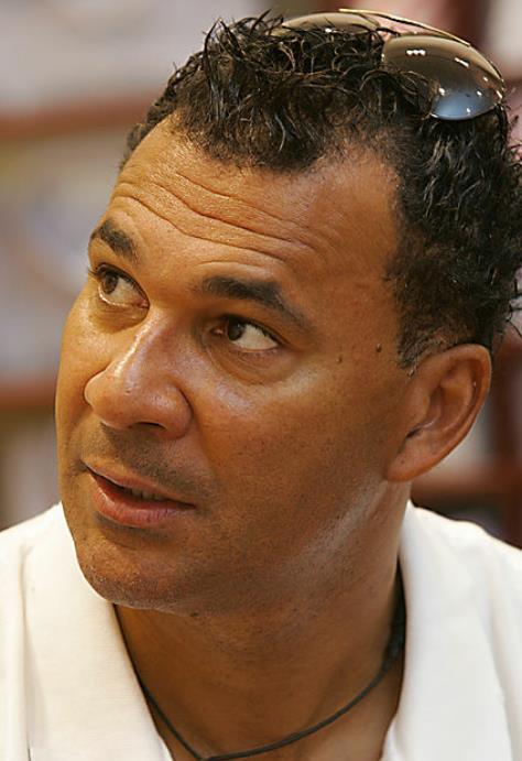 NEWS.ro: Fotbal: Ruud Gullit - „Fotbalul a devenit oribil”