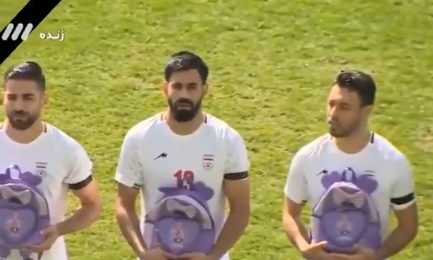 NEWS.ro: Fotbaliştii iranieni, cu ghiozdane pe teren la un meci amical, în semn de solidaritate cu fetele ucise în Iran - VIDEO