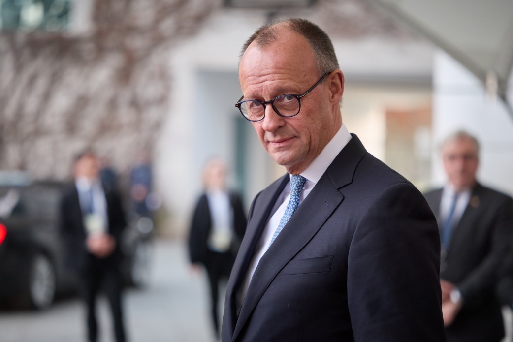 NEWS.ro: Friedrich Merz îi este „recunoscător” lui Trump pentru că a anunţat amânarea atacurilor asupra centralelor iraniene