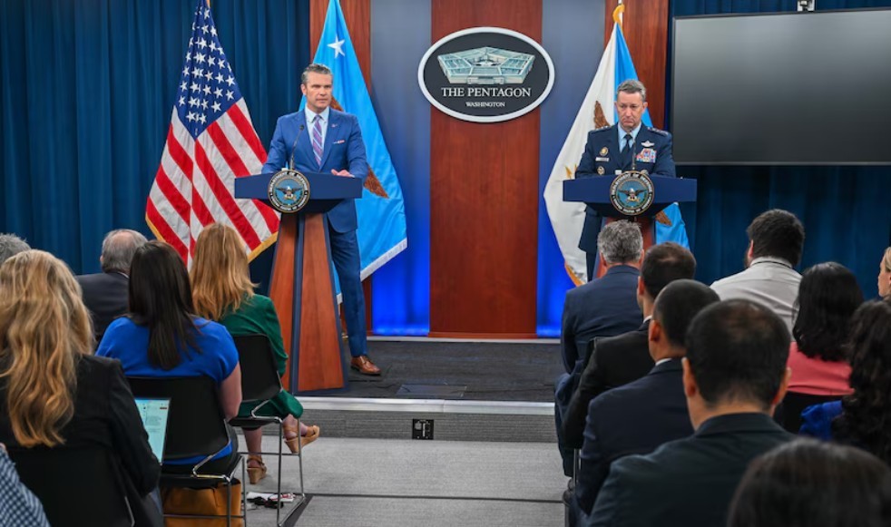 NEWS.ro: Hegseth prezintă planurile de accelerare a operaţiunii din Iran. SUA afirmă că Teheranul lansează mai puţine rachete, iar atacurile americane se vor extinde în interiorul ţării: „Aceasta nu a fost niciodată menită să fie o luptă corectă”