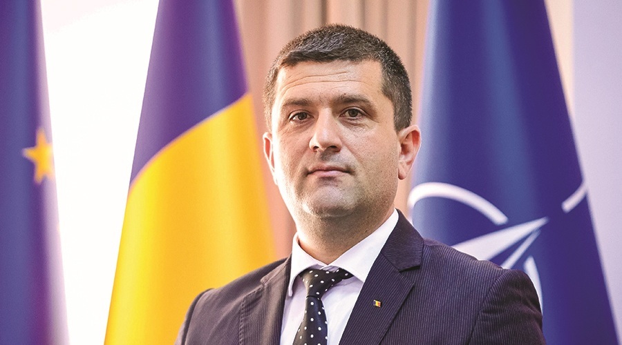 NEWS.ro: Înalţi oficiali români şi internaţionali discută cu oameni de afaceri securitatea regională şi europeană, riscul geopolitic şi rezilienţa energetică, la The Economist Romania Government Roundtable