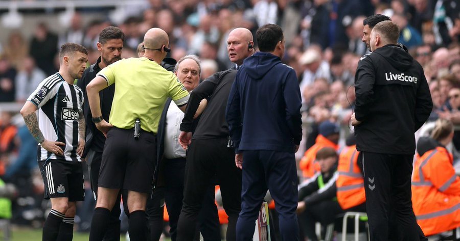 NEWS.ro: Meciul Newcastle - Sunderland, întrerupt după ce s-au semnalat insulte rasiste la adresa unui jucător