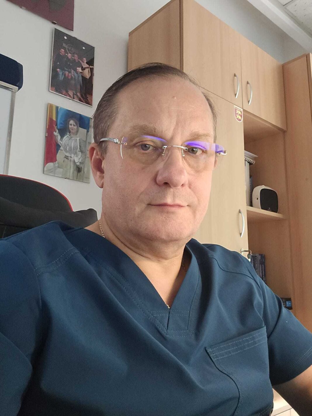 NEWS.ro: Medicul Cosmin Alexandrescu: Ambulatoriul este acea parte din sistem care ajută omul să nu ajungă la spital/ Dacă noi reuşim să oprim cât mai mulţi pacienţi la porţile spitalului, este bine