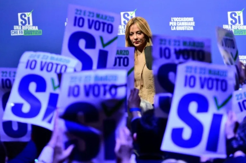 NEWS.ro: Meloni îşi recunoaşte eşecul în referendum, dar nu demisionează